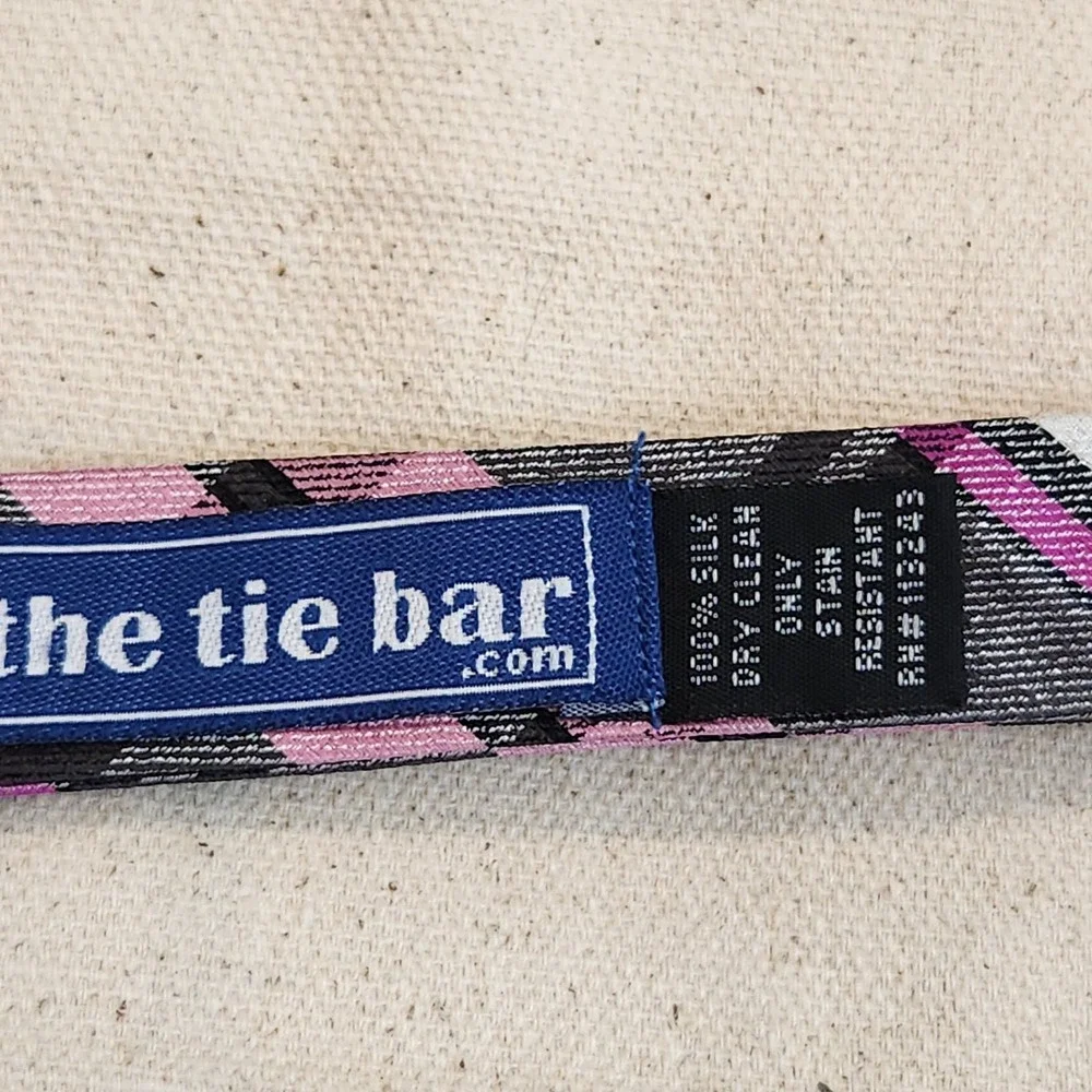 The Tie Bar Mens Silk Self-Tie Bow Tie Gray Pink Plaid Adjustable Tartan